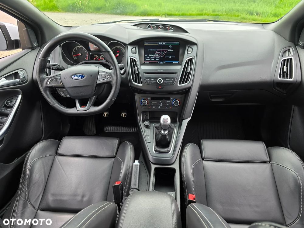 Ford Focus - 22