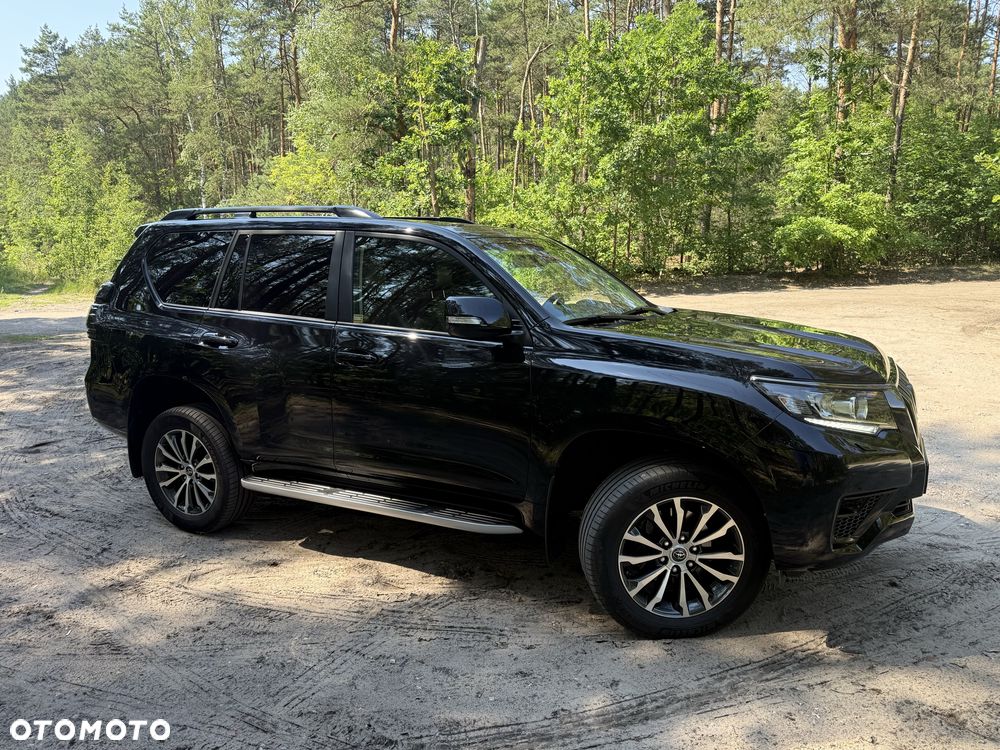 Toyota Land Cruiser - 1