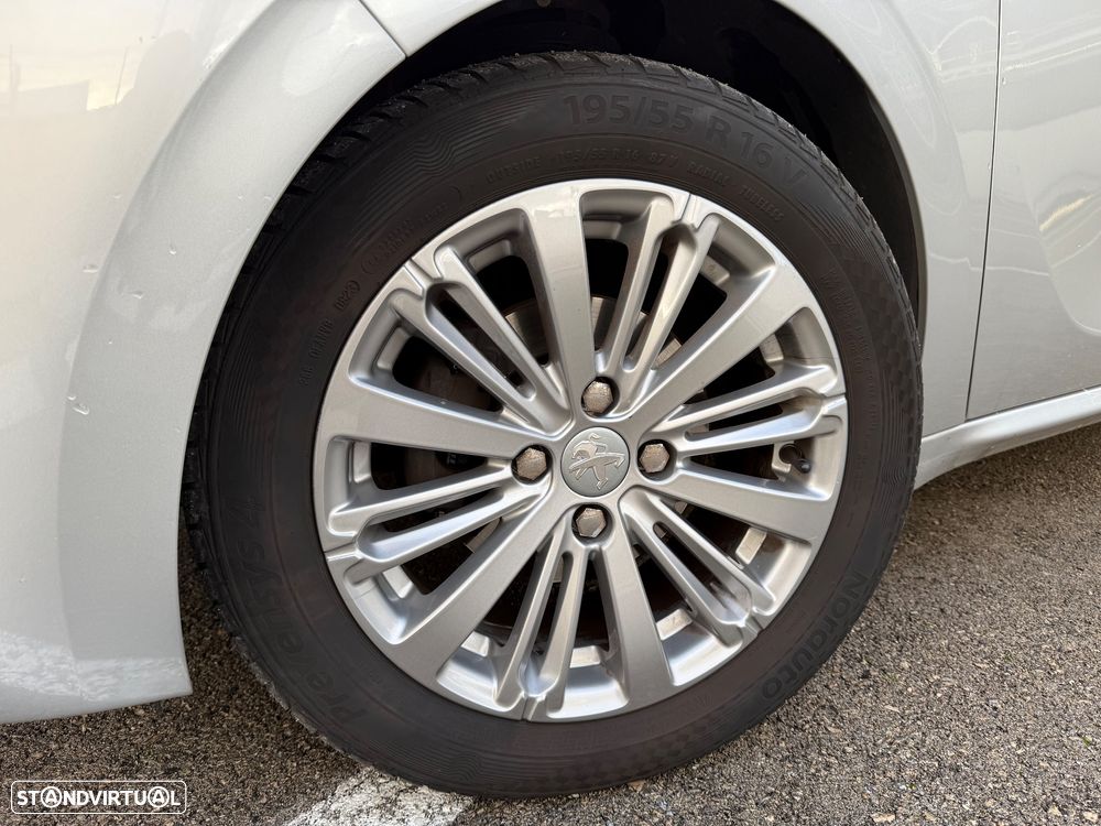 Peugeot 208 1.2 PureTech Allure - 7