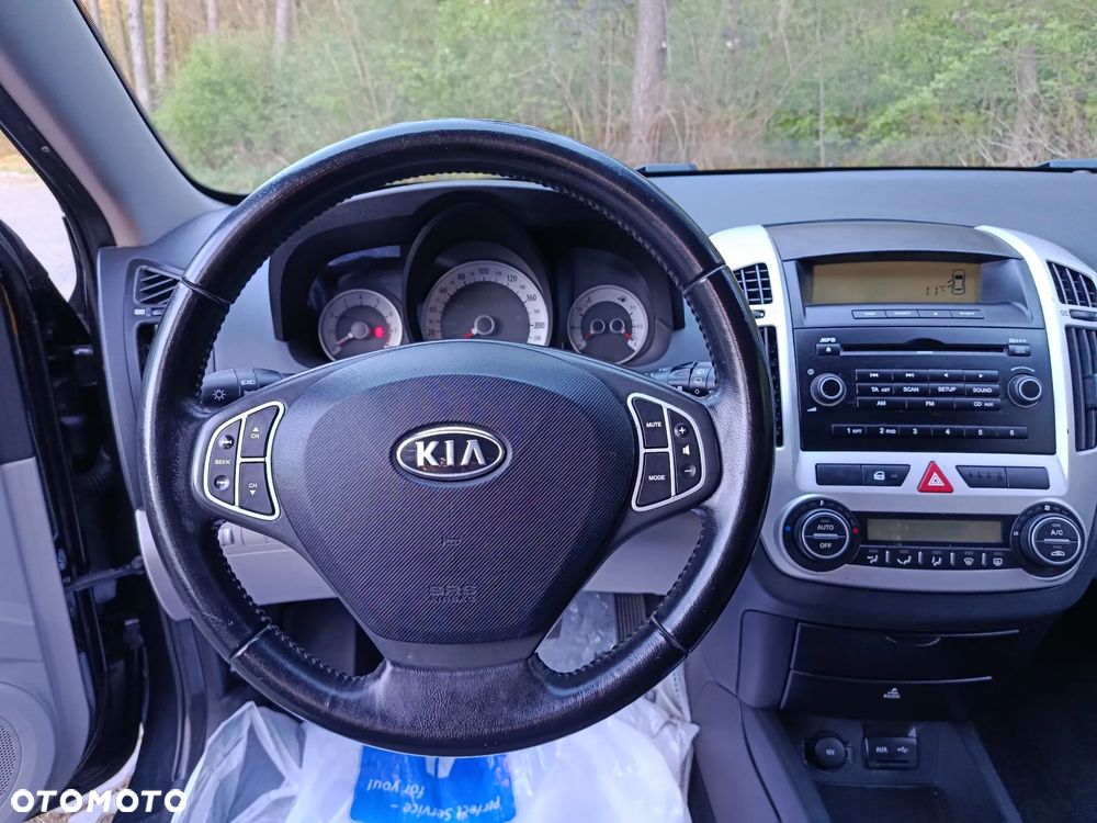 Kia Ceed - 28