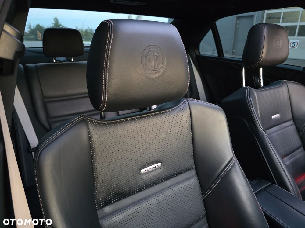 Mercedes-Benz Klasa E 63 AMG S 4-Matic - 26