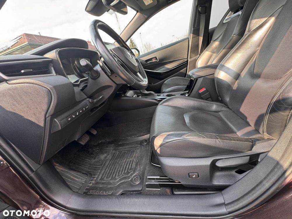 Toyota Corolla 2.0 Hybrid Executive - 21