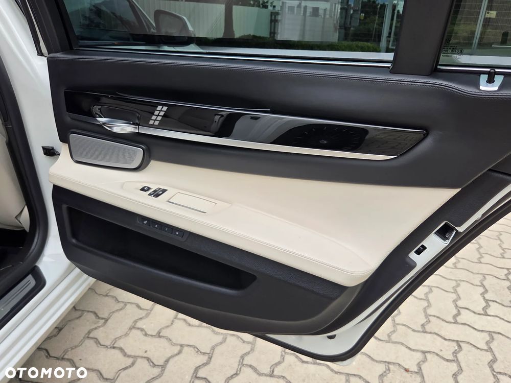 BMW-ALPINA B7 - 24