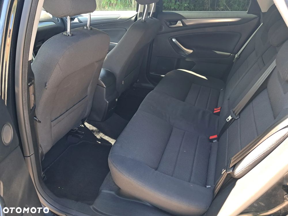 Ford Mondeo - 16