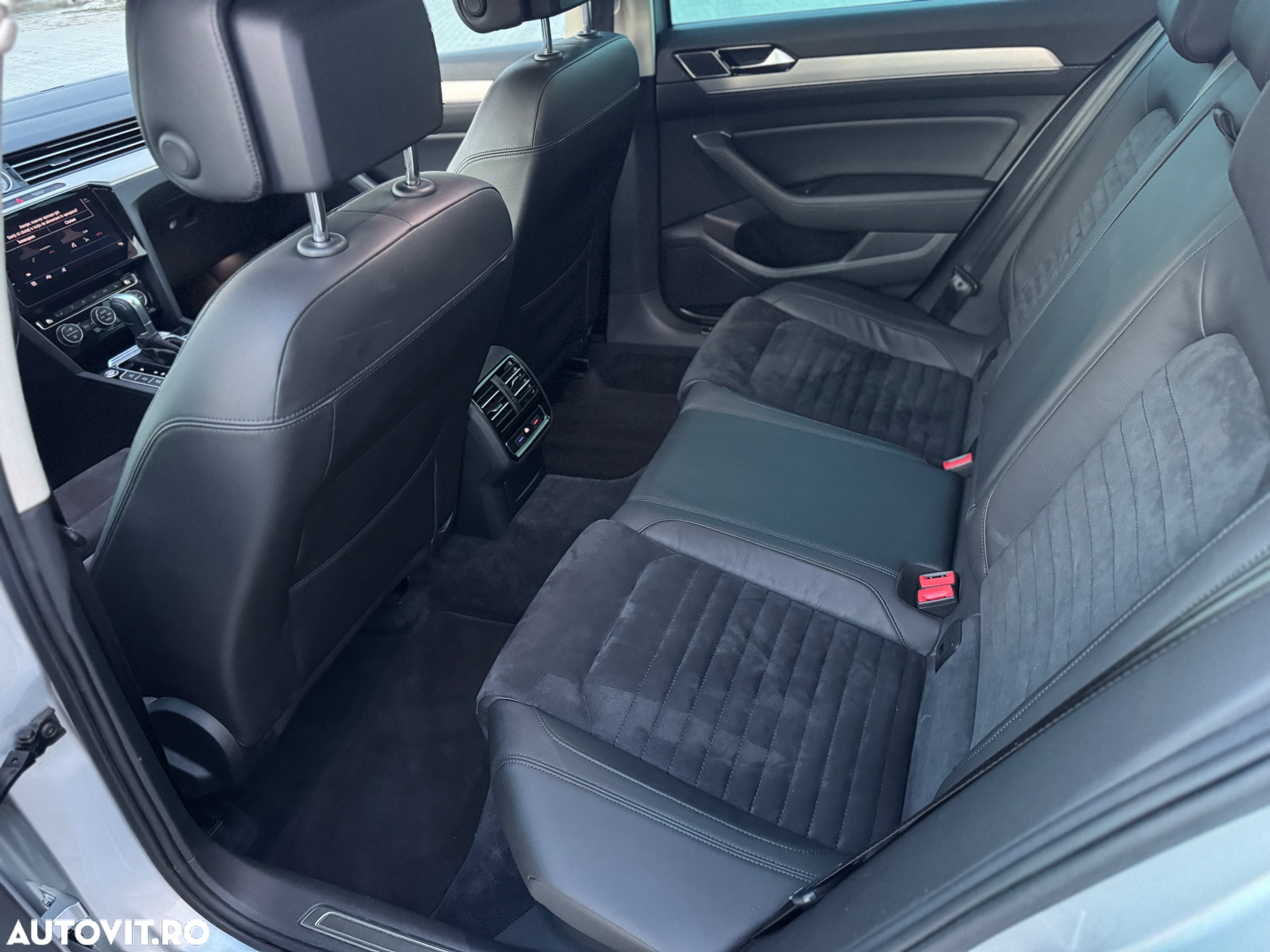 Volkswagen Passat 2.0 TDI SCR (BlueMotion Tech) 4Motion D Highline - 9
