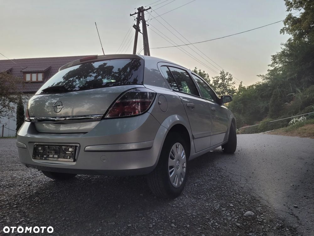 Opel Astra 1.6 Innovation - 26