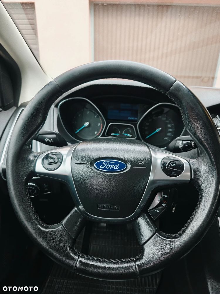 Ford Focus 1.6 TDCi DPF Champions Edition - 18