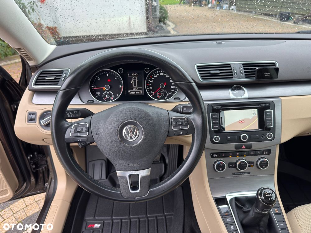 Volkswagen Passat - 33