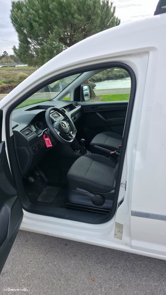 VW Caddy Maxi - 16