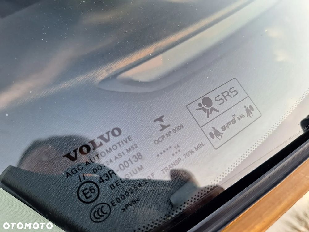 Volvo V40 D2 Kinetic - 24