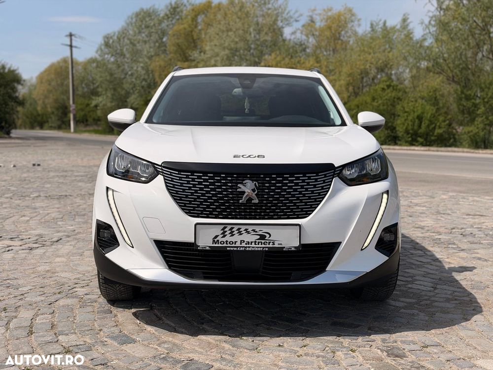 Peugeot 2008 1.2 L PureTech STT Allure - 8
