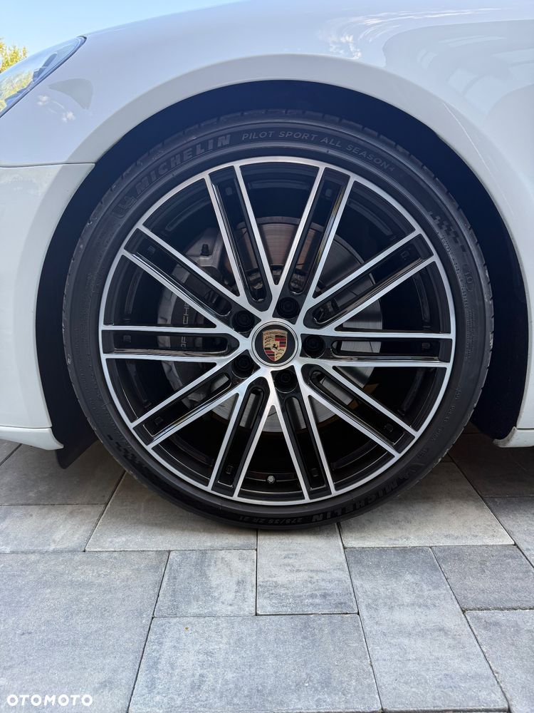 Porsche Panamera 4 - 11