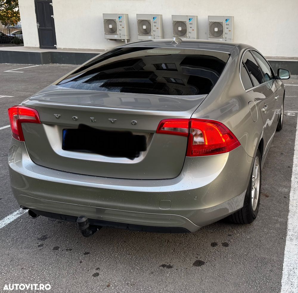 Volvo S60 D3 Momentum - 8