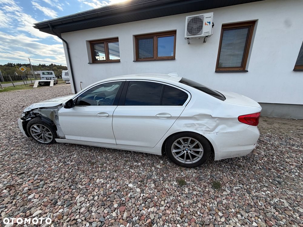 BMW Seria 5 520d Sport Line - 23