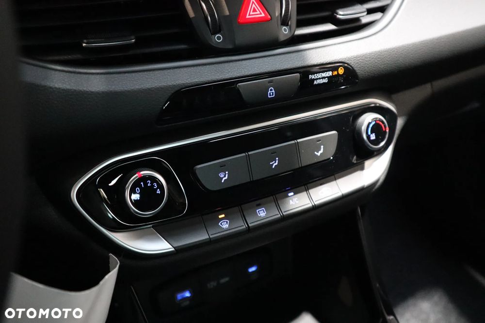 Hyundai i30 1.0 T-GDI Pure - 11