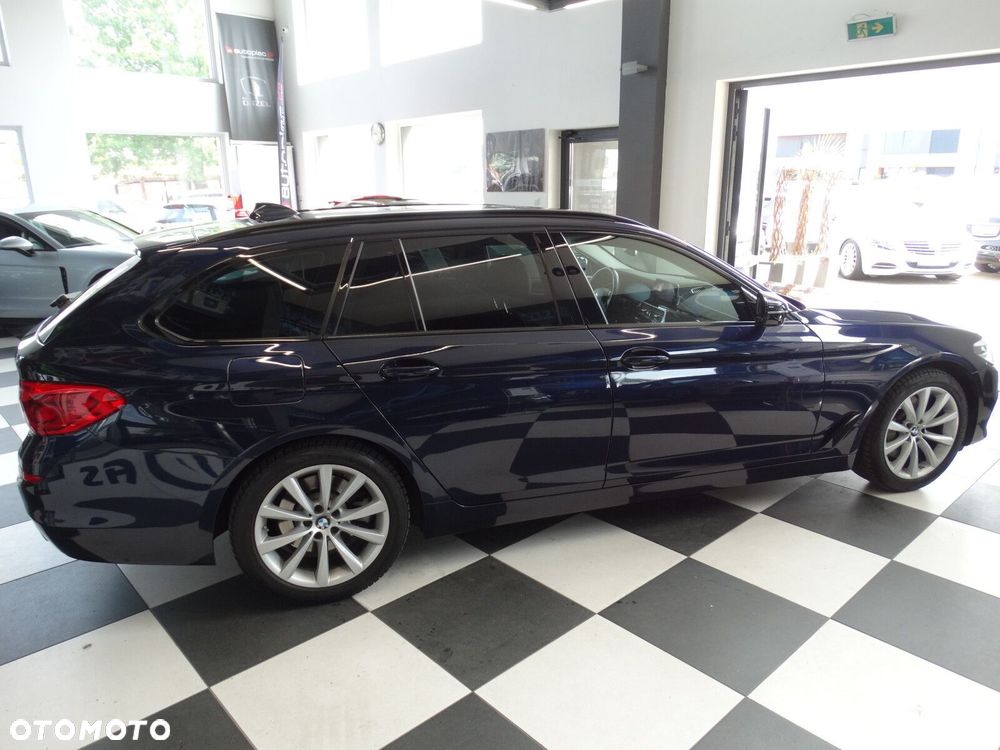 BMW Seria 5 525d Luxury Line sport - 9