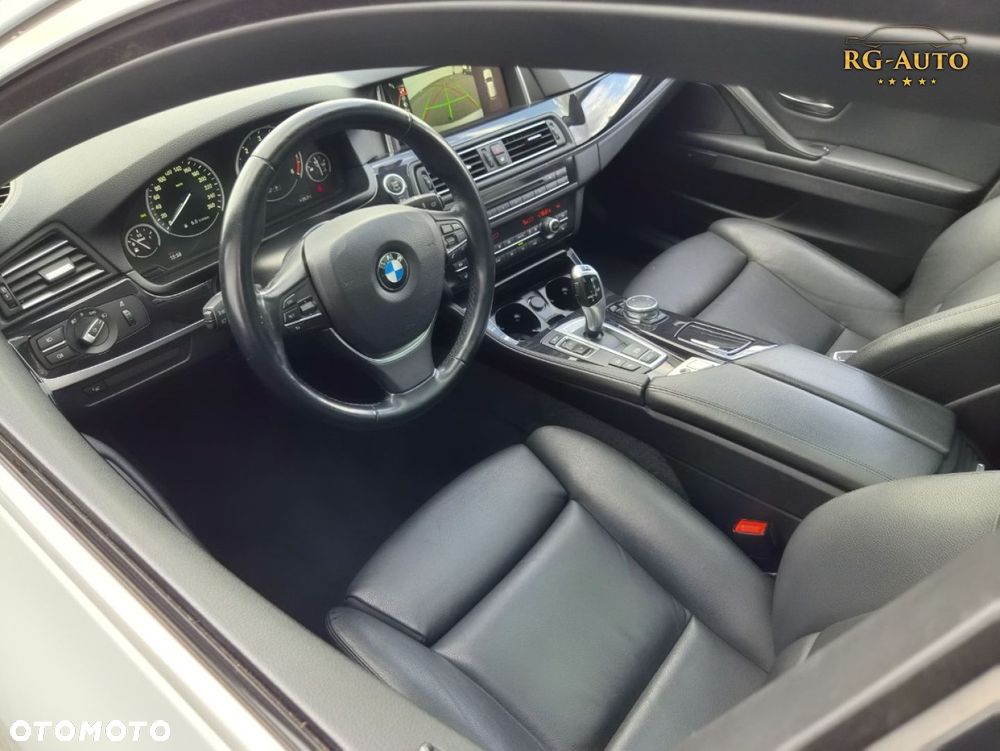 BMW Seria 5 525d xDrive Luxury Line - 27