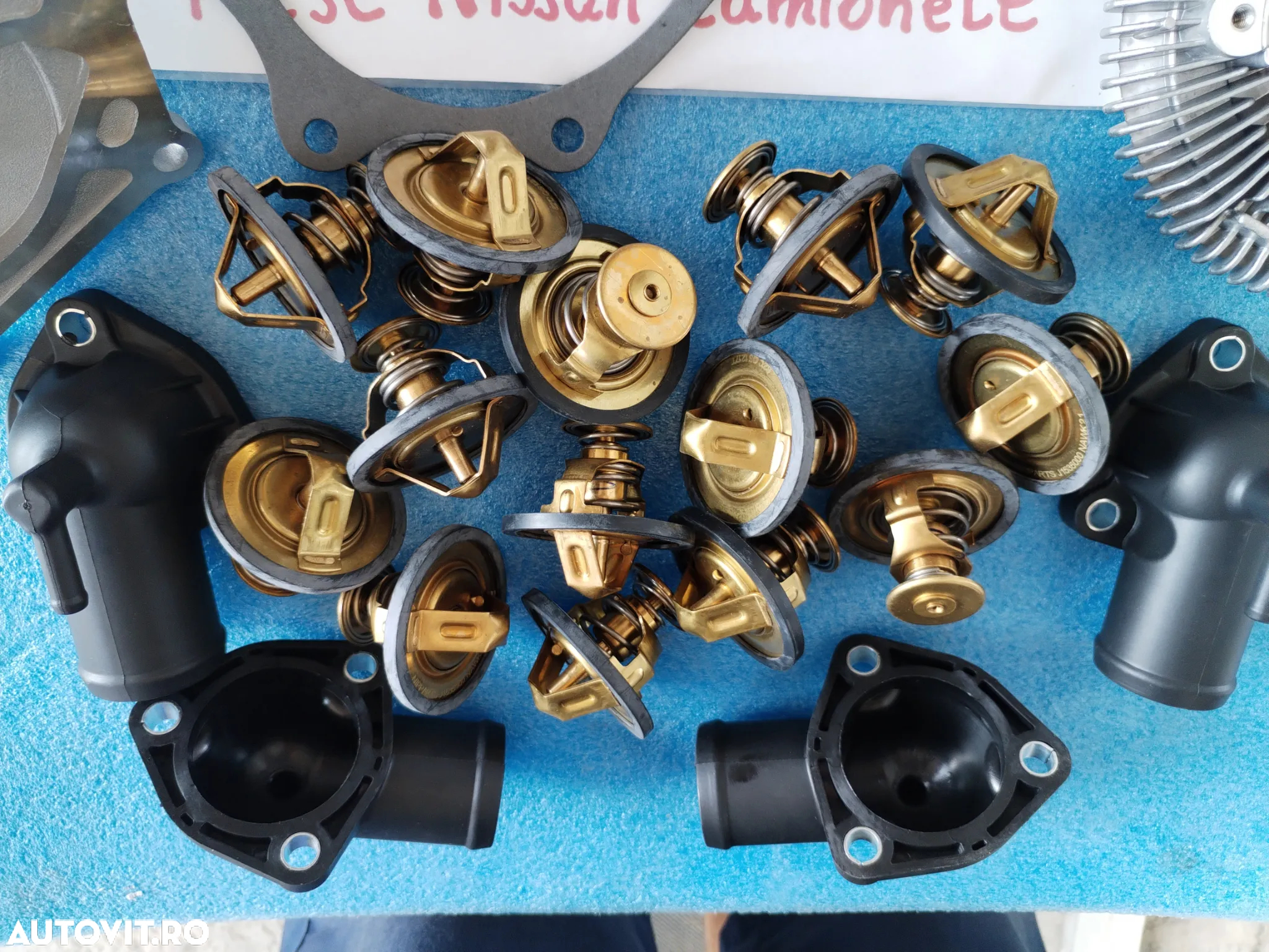 TERMOSTAT NISSAN ATLEON CABSTAR ECO-T TRADE CAPAC VASCOCUPLAJ POMPA APA RADIATOR - 2