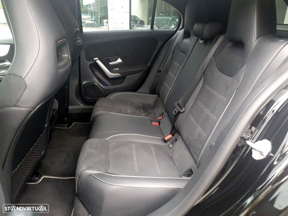 Mercedes-Benz A 250 e AMG Line - 4