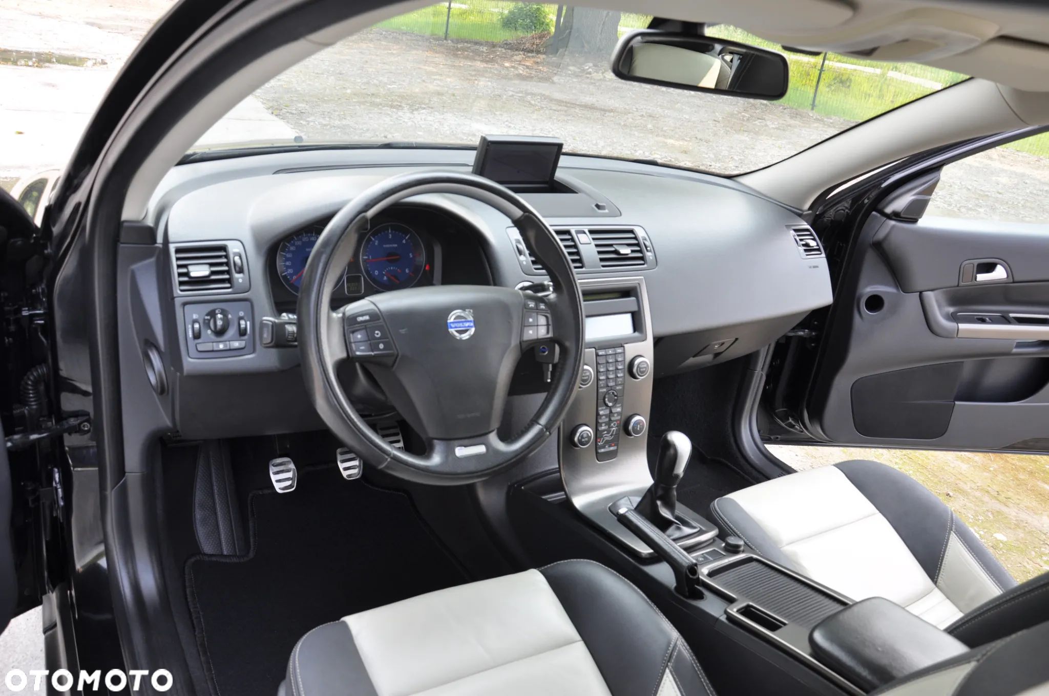 Volvo V50 2.0D R-Design Momentum - 1