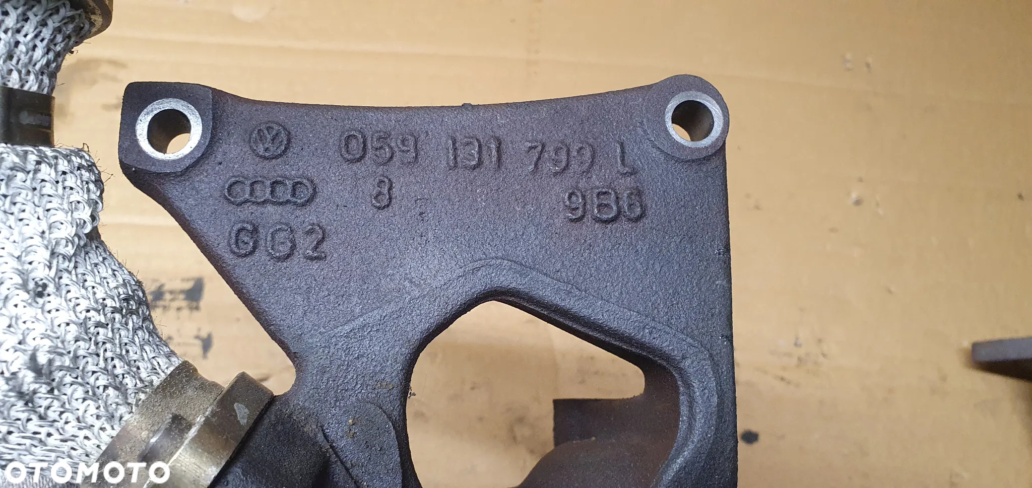Trójnik łącznik kolektora wydechowego kolektorów rury Audi A6 C6 2.7 TDI 059131799L - 8