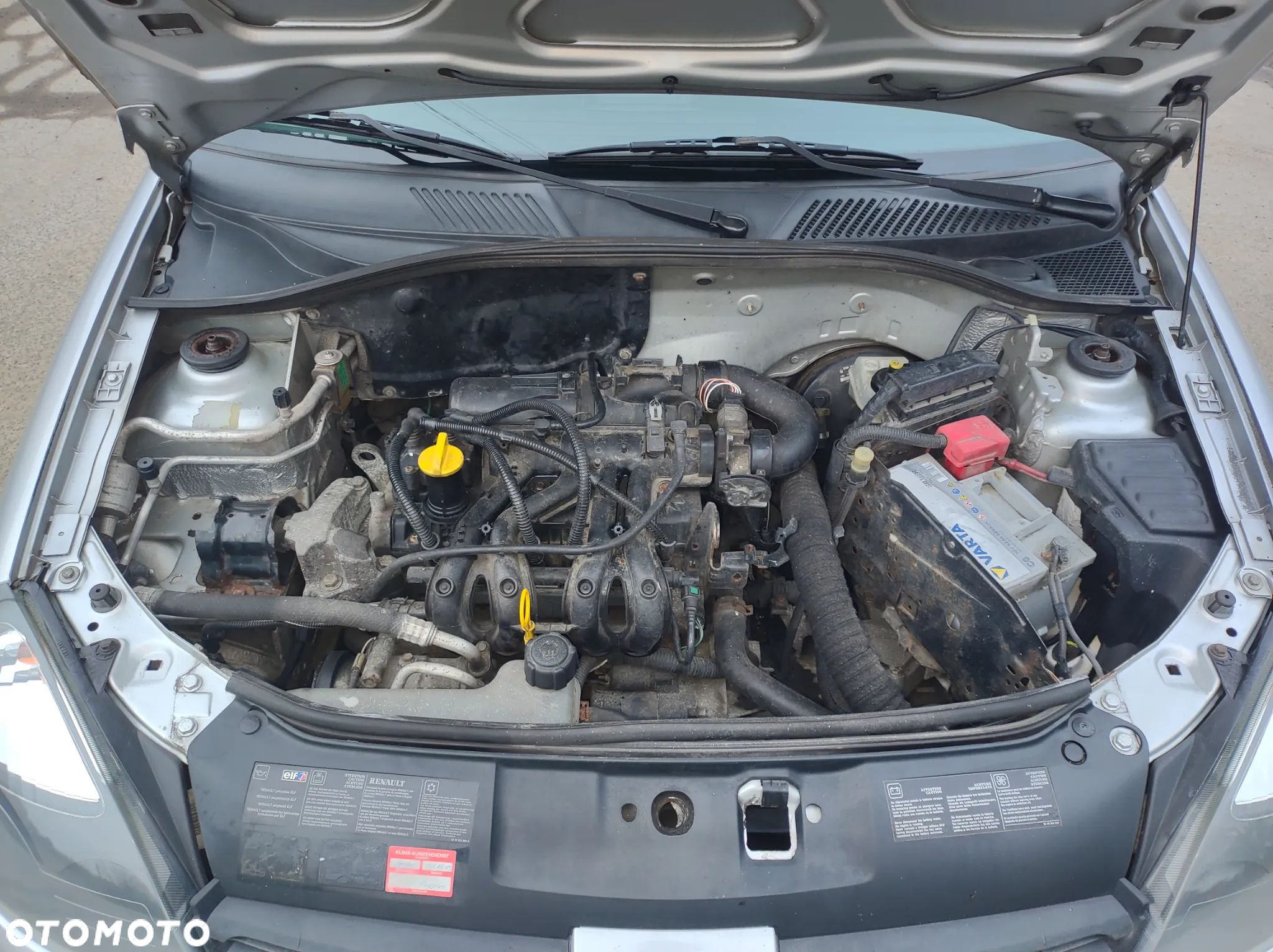 Renault Clio 1.2 16V 75 Collection - 12