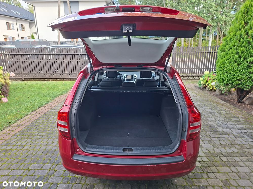 Kia Ceed - 16