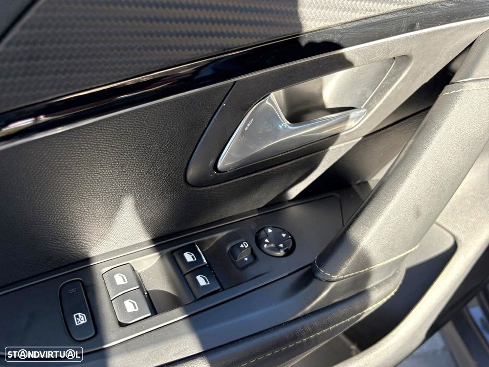 Peugeot 208 1.2 PureTech GT Line EAT8 - 11