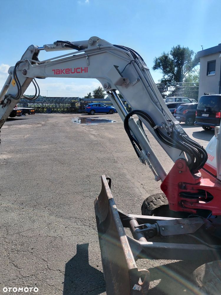 Takeuchi TB240 - 14