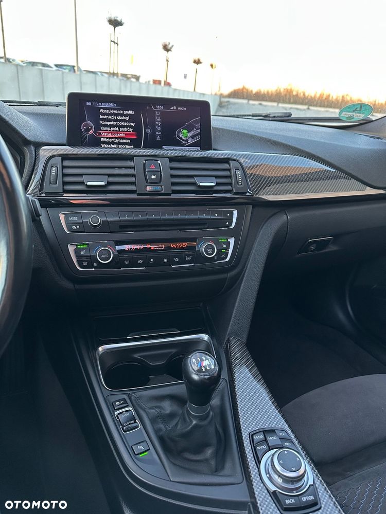 BMW Seria 3 318d M Sport EU6 - 40