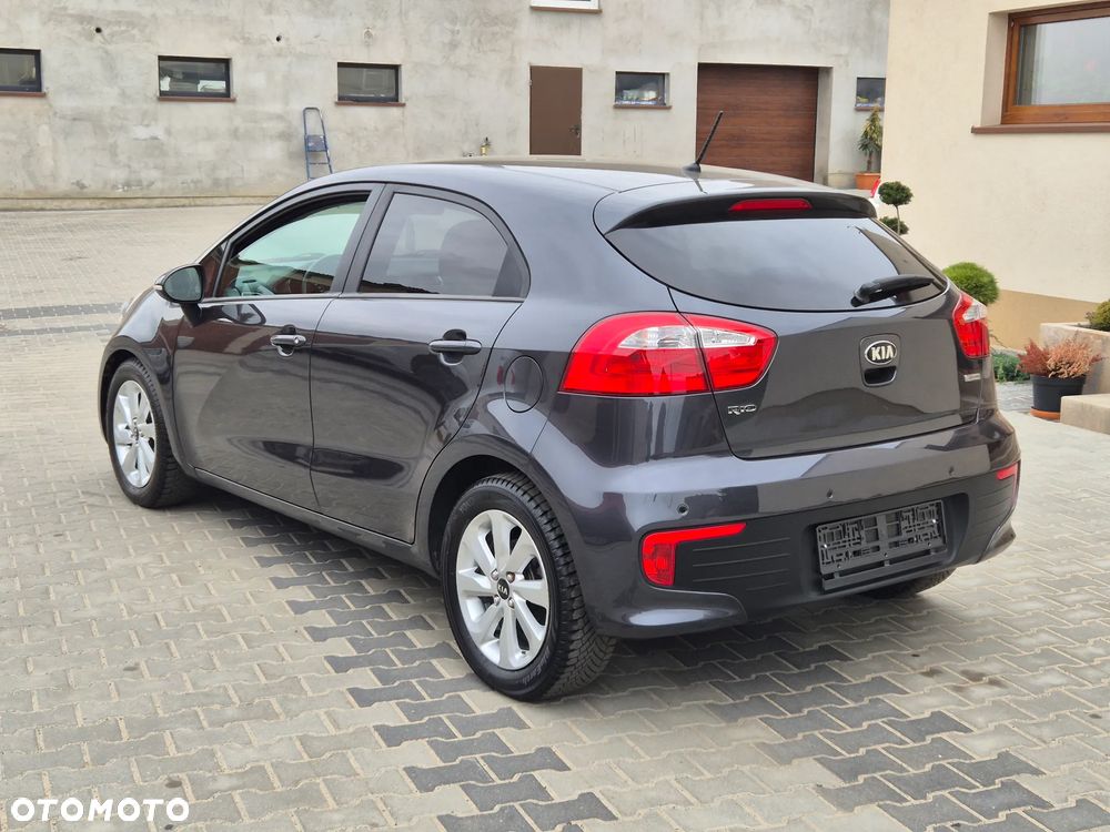 Kia Rio 1.2 Dream Team Edition - 4