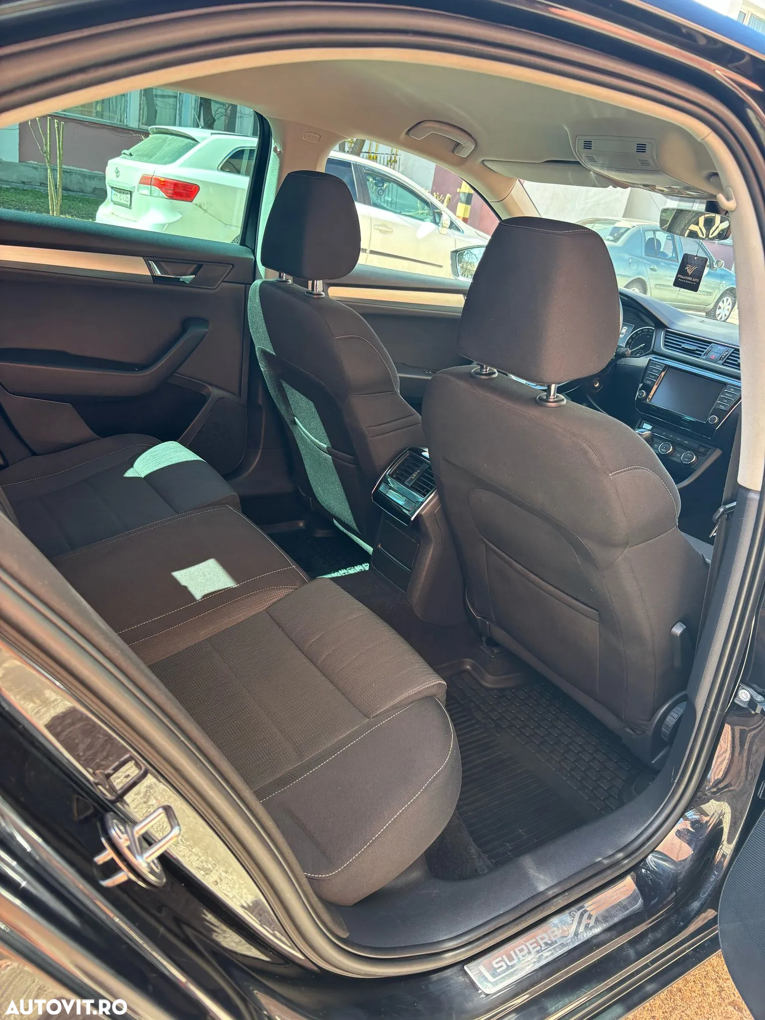 Skoda Superb 2.0 TDI DSG Ambition - 15