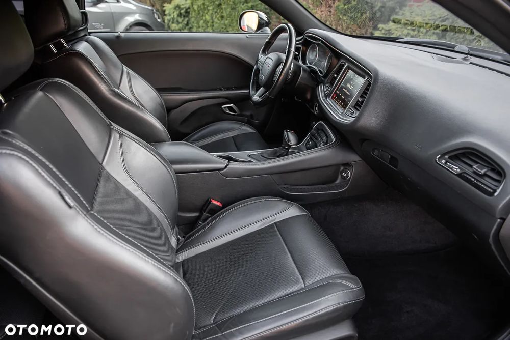 Dodge Challenger 6.4 Scat Pack - 30