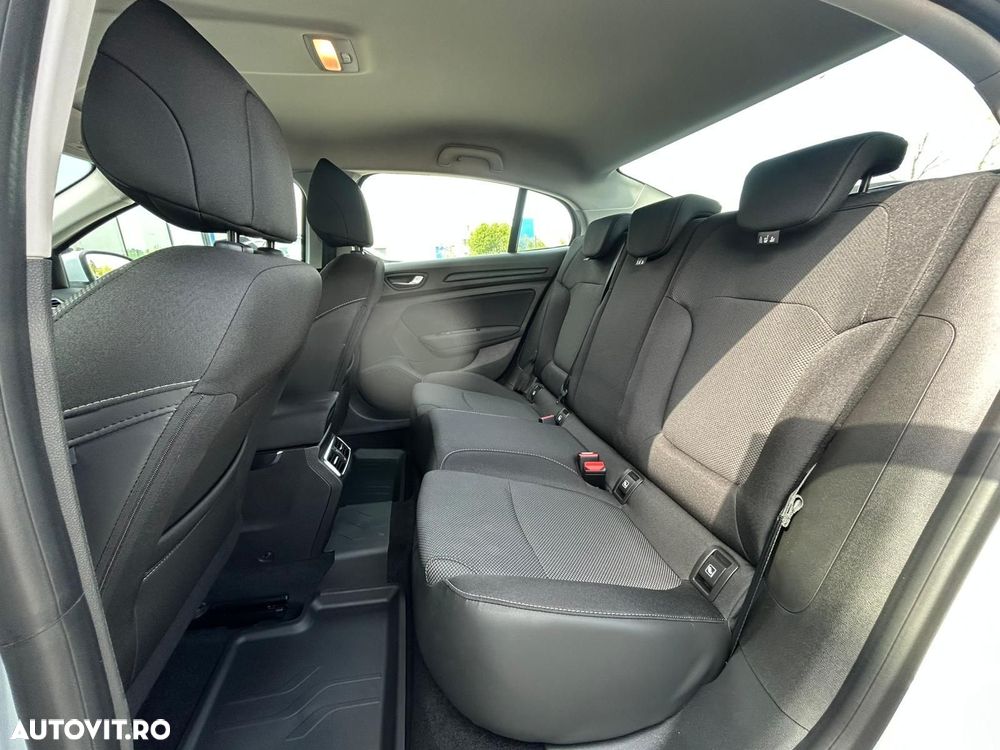Renault Megane TCe 140 GPF EDC Equilibre - 16