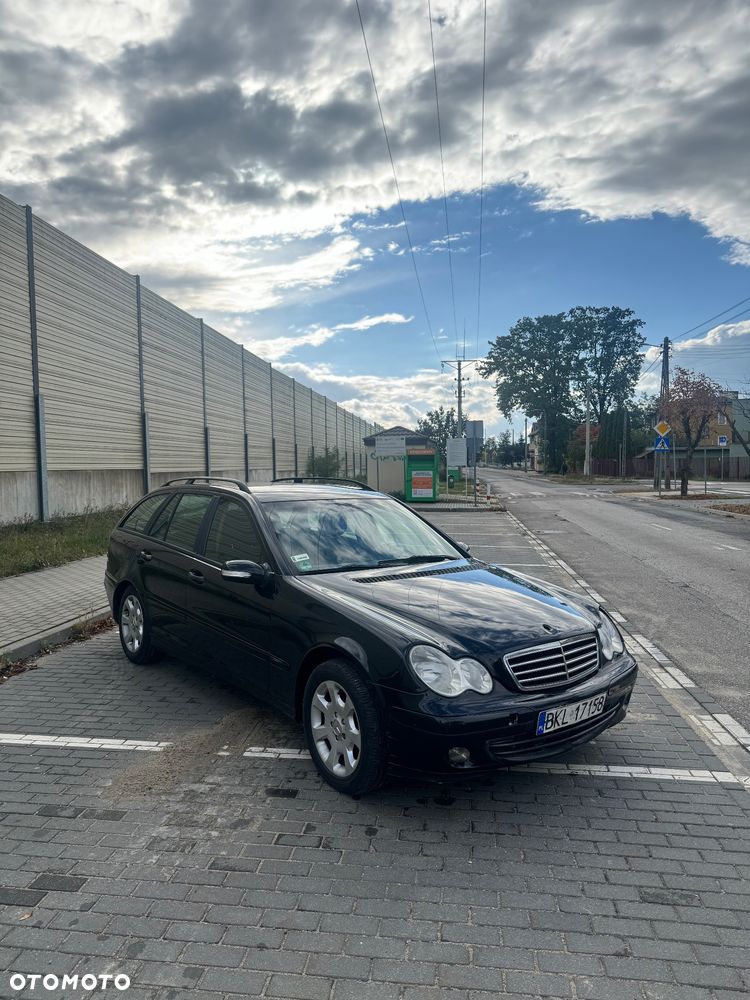 Mercedes-Benz C-Class 2005 photo 3