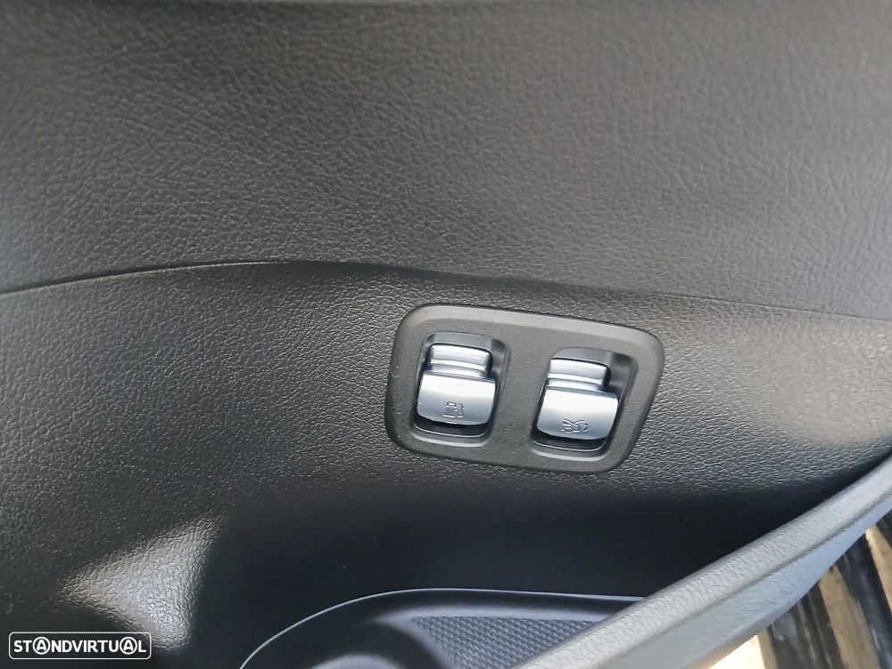 Mercedes-Benz C 300 e T 9G-TRONIC Avantgarde - 31