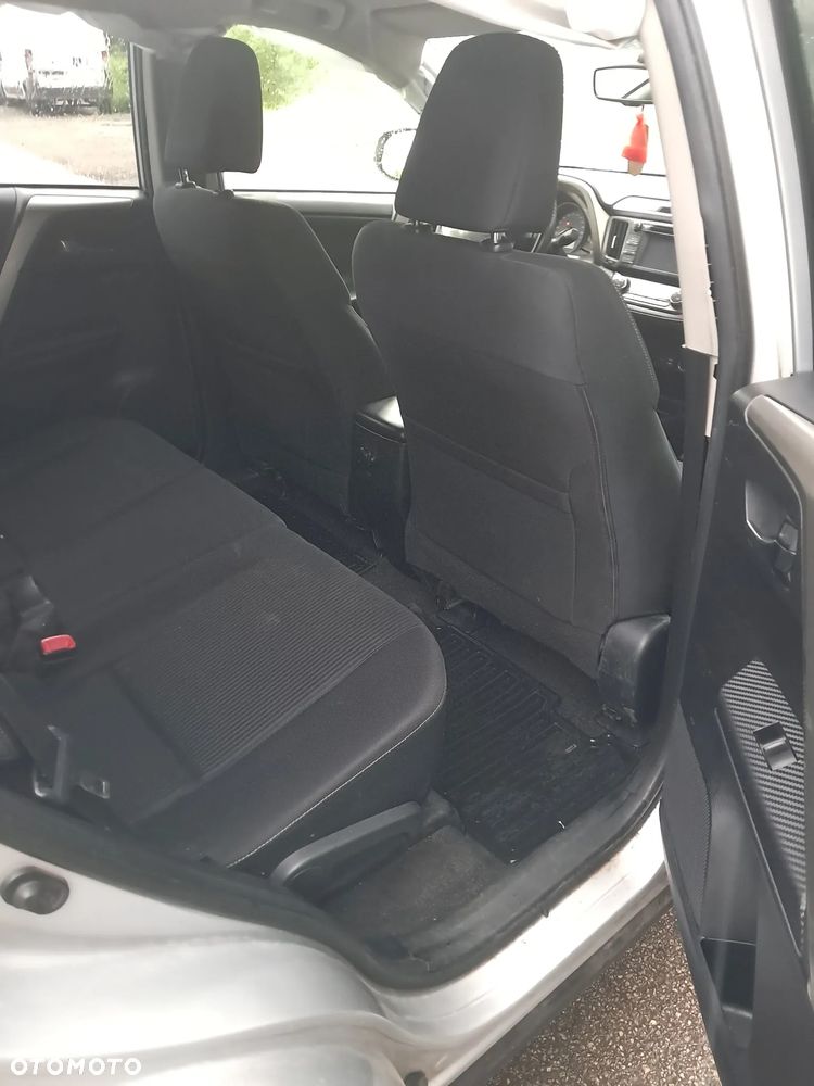 Toyota RAV4 - 8