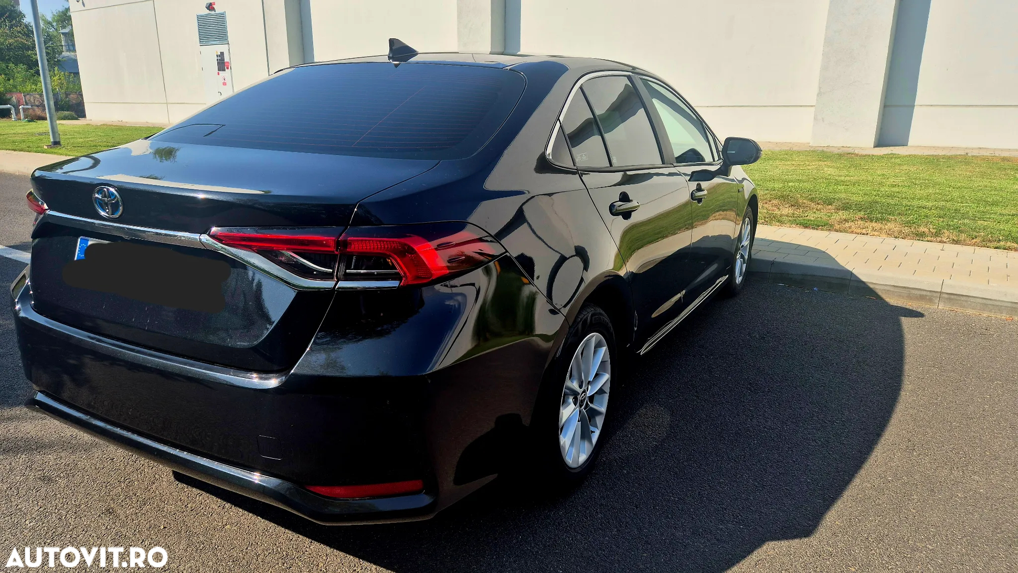 Toyota Corolla Sedan 1.8 HSD Business - 8