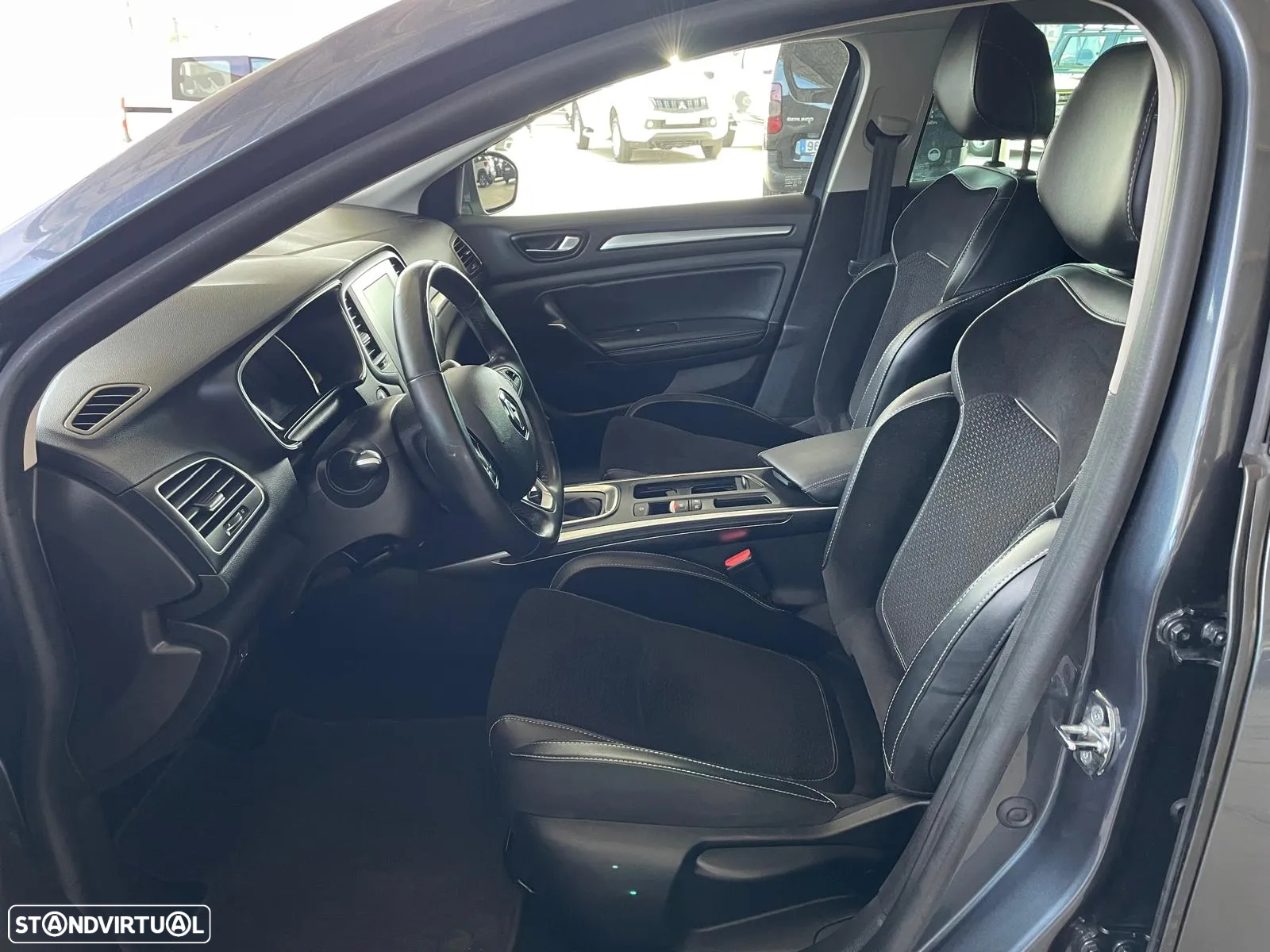 Renault Mégane 1.5 Blue dCi Intens EDC - 9