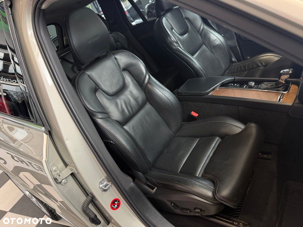 Volvo XC 90 - 21