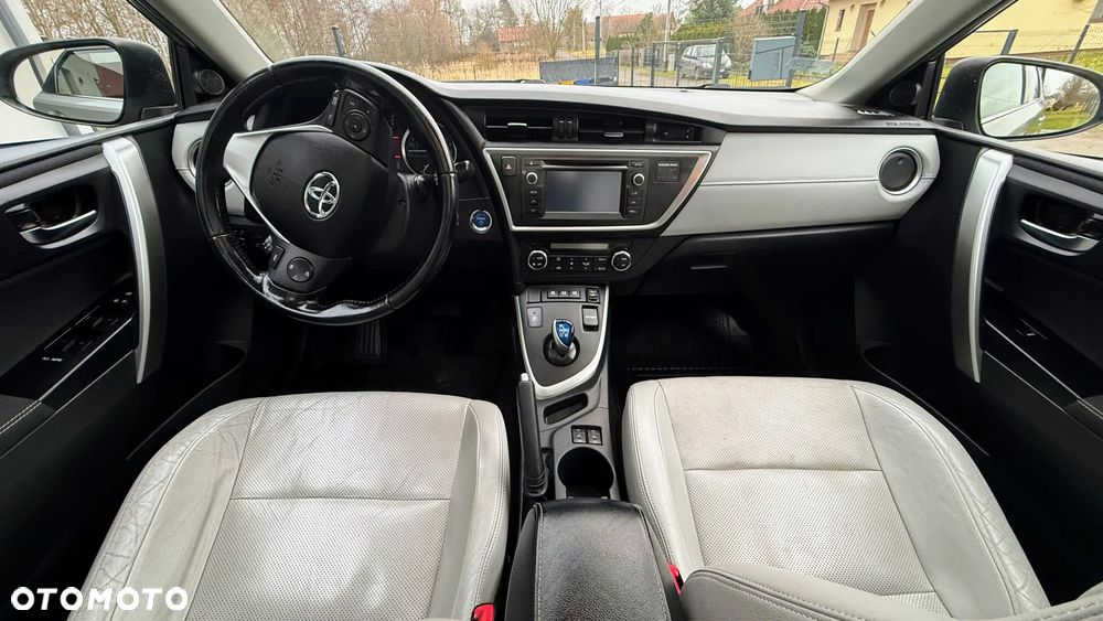Toyota Auris - 11