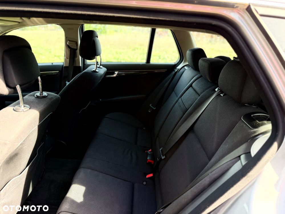 Mercedes-Benz Klasa C 200 (BlueEFFICIENCY) 7G-TRONIC Avantgarde - 37