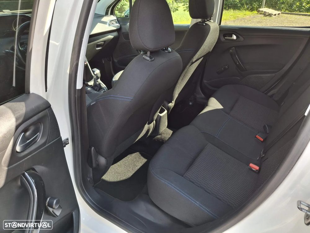 Peugeot 208 1.5 BlueHDi Signature - 11