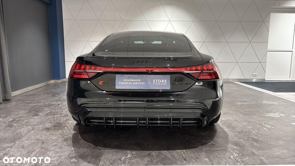 Audi e-tron GT - 4