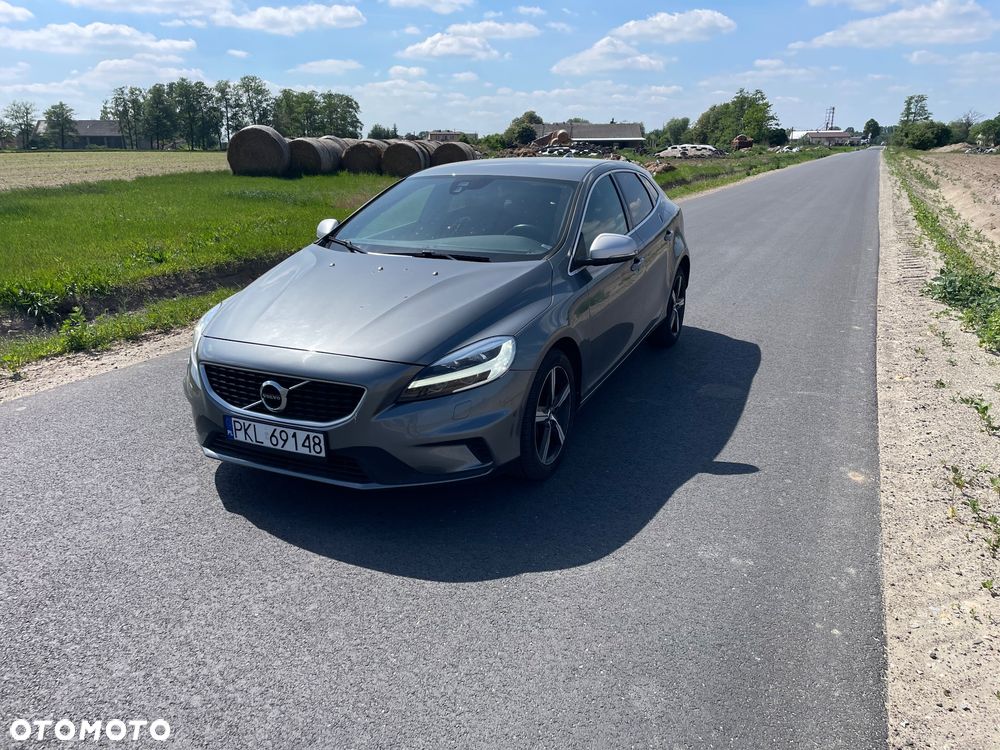 Volvo V40 T2 Drive-E R-Design Momentum - 1