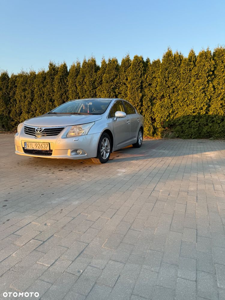 Toyota Avensis 2.0 D-4D Luna - 2
