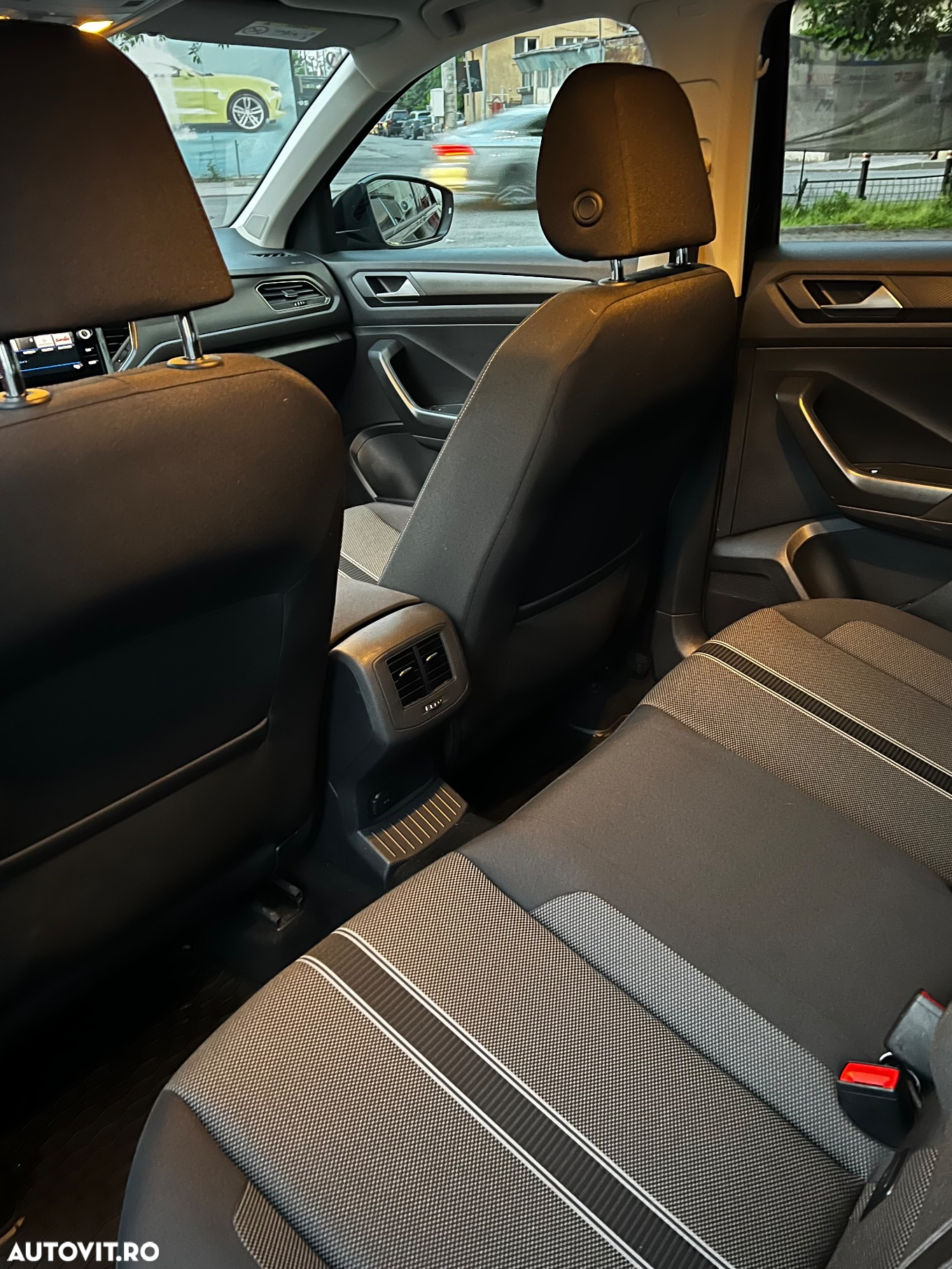 Volkswagen T-ROC 1.5 TSI Design - 10