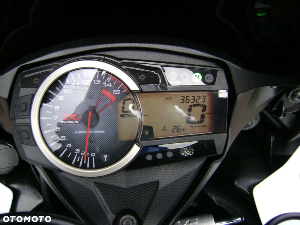Suzuki GSX 1000 - 19