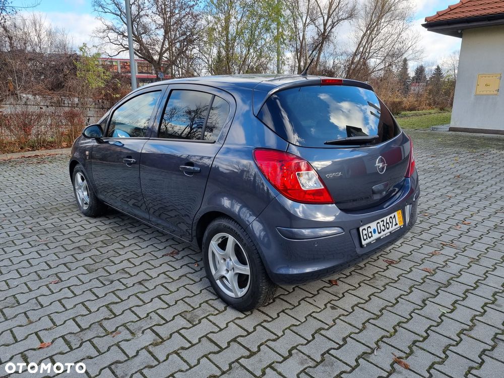 Opel Corsa 1.4 16V Innovation - 8