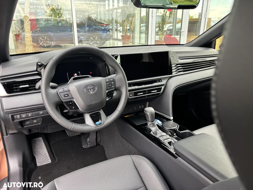 Toyota Camry 2.5 HEV Comfort - 5